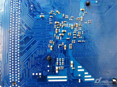 臺(tái)積電10納米芯片試產(chǎn)成功，開啟集成電路新紀(jì)元——從制程突破看產(chǎn)業(yè)發(fā)展與未來(lái)趨勢(shì)